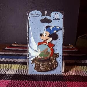 Disney WDI Sorcerer Mickey California Adventure Snow Globe Pin PP98513 LE 300